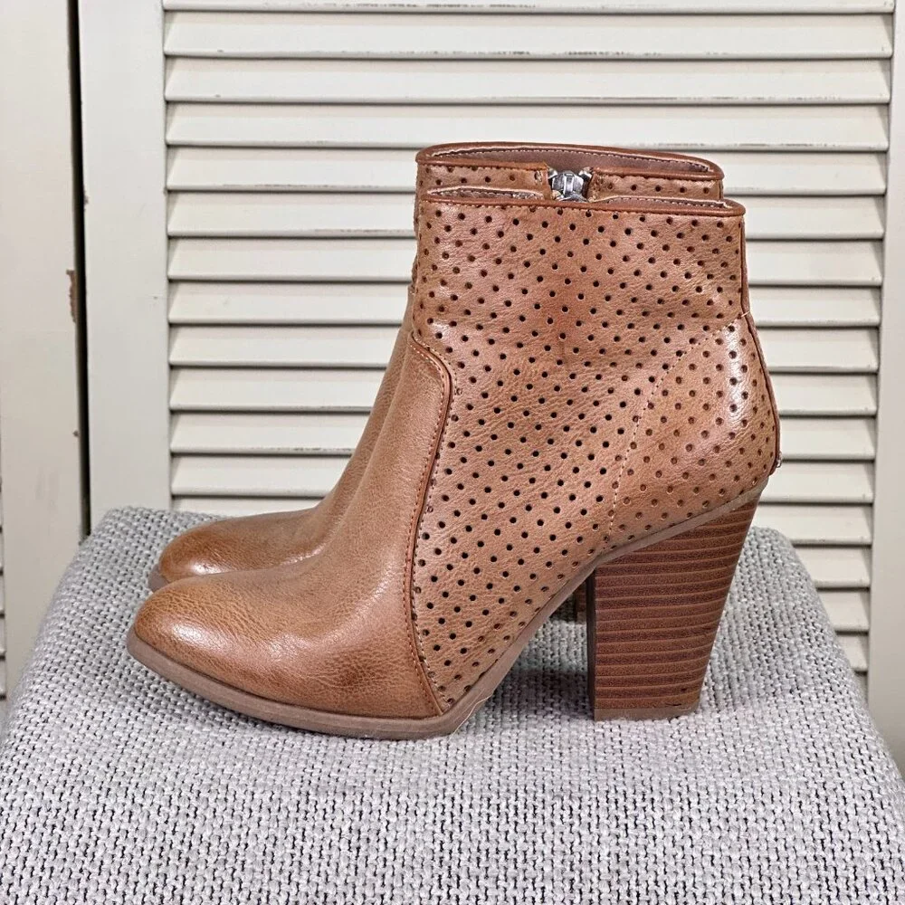 Charming Charlie Tan Brown Vegan Leather Perforated Ankle Boots‎ Botties Size 6